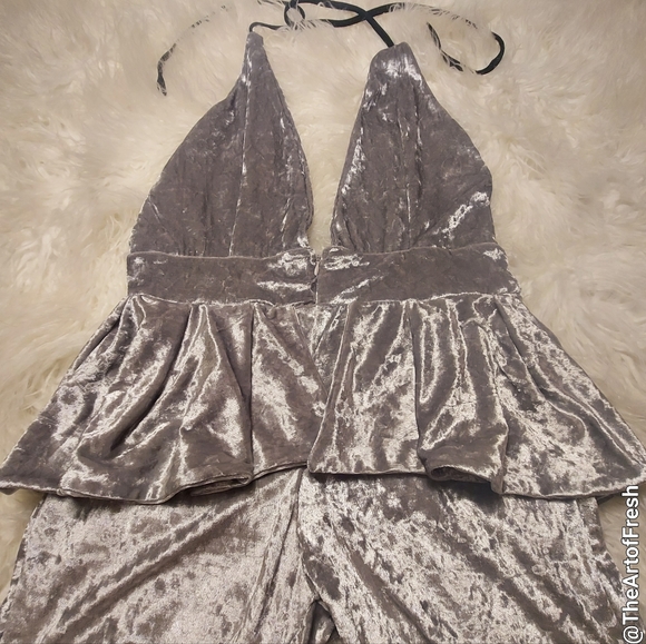 Elegant Silver Gray Velvet Jumpsuit with Halter Neckline - Picture 11 of 15